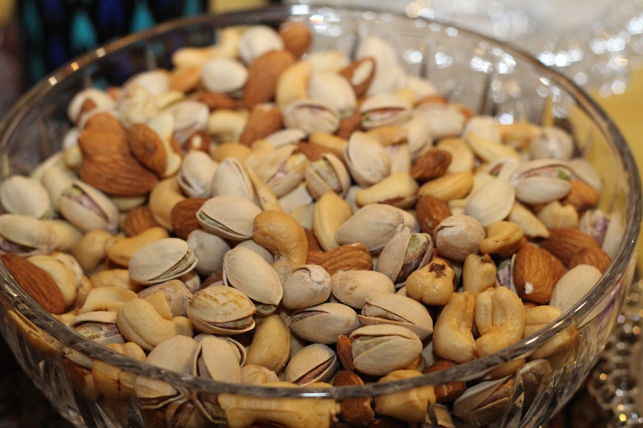 Nuts (e.g., Almonds, Pistachios)

aayushii.com